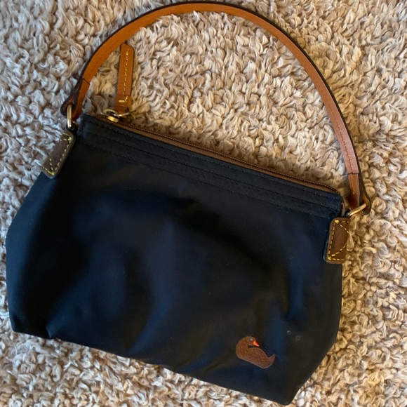 Dooney and Bourke purse - Picture 1 of 2